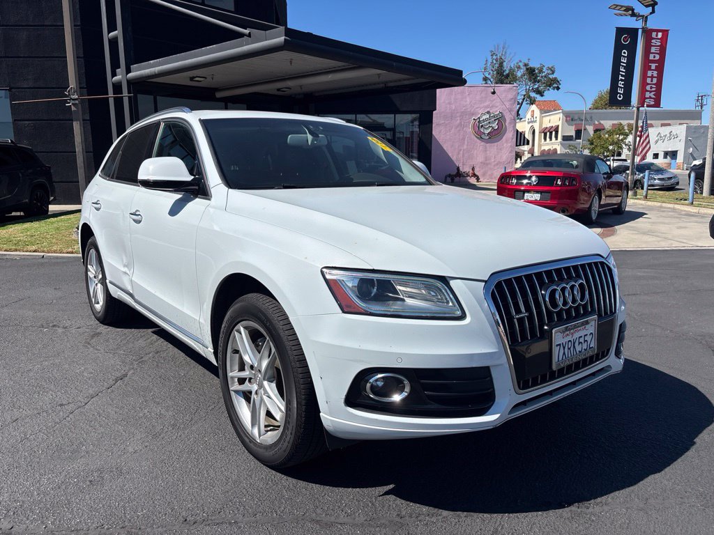 Used 2017 Audi Q5 2.0T Premium Plus w/ Technology Package AWD/4WD image 2