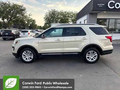 Used 2018 Ford Explorer XLT w/ Equipment Group 201A AWD/4WD image 8