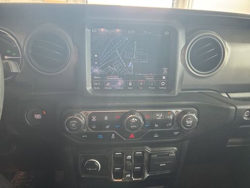 Used 2023 Jeep Wrangler Unlimited w/ Cold Weather Group AWD/4WD image 22