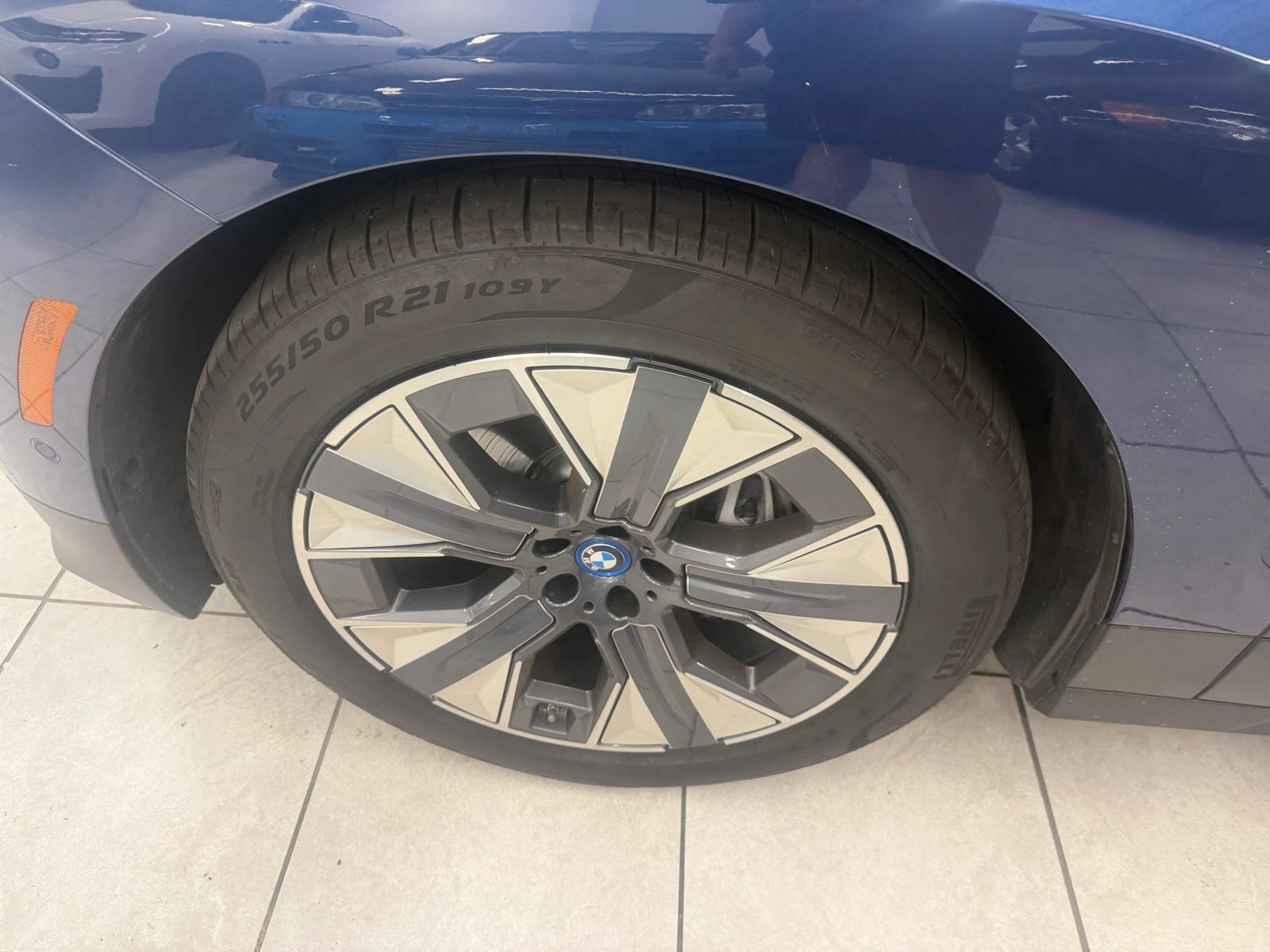 Used 2022 BMW iX xDrive50 w/ Convenience Package AWD/4WD image 33