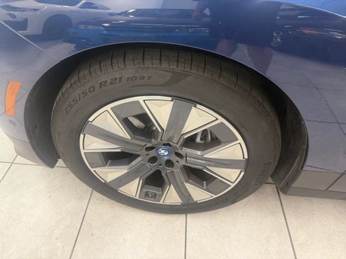 Used 2022 BMW iX xDrive50 w/ Convenience Package AWD/4WD image 33