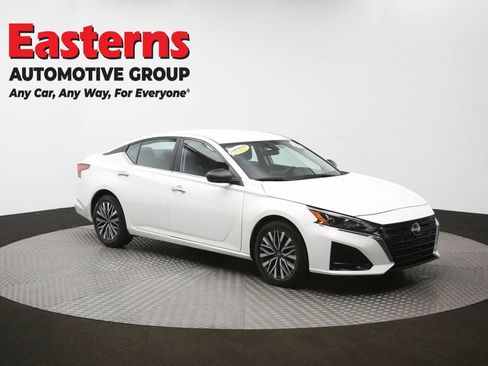 Used 2025 Nissan Altima 2.5 SV FWD image 48