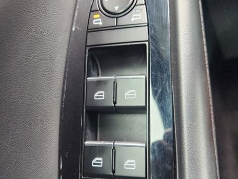 Used 2024 MAZDA MAZDA3 s image 33