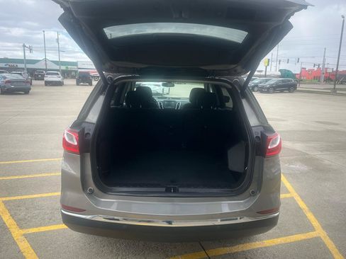 Used 2018 Chevrolet Equinox LT image 11