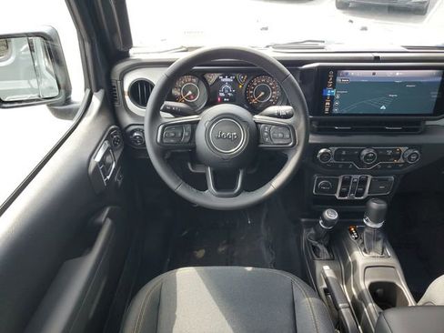 New 2025 Jeep Gladiator Sport image 19