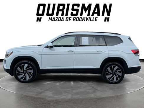 Used 2025 Volkswagen Atlas SE image 3