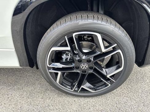 New 2026 Volkswagen Tiguan SEL R-Line AWD/4WD image 6