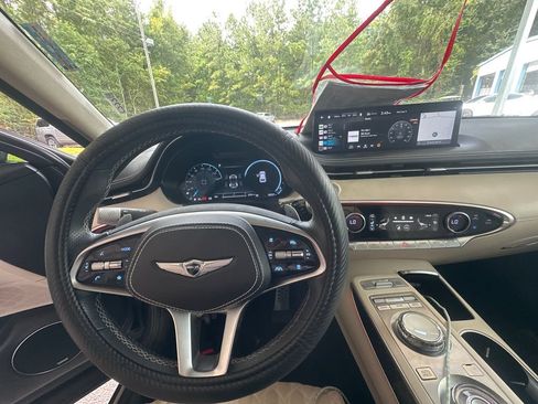 Used 2022 Genesis GV70 3.5T Sport w/ Sport Prestige Package AWD/4WD image 12