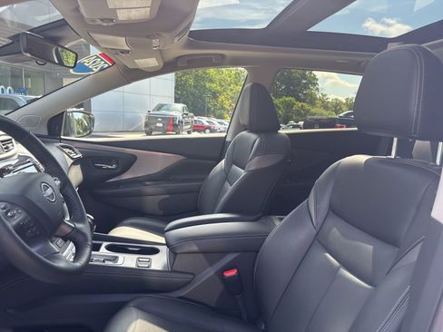 Used 2024 Nissan Murano SL image 10