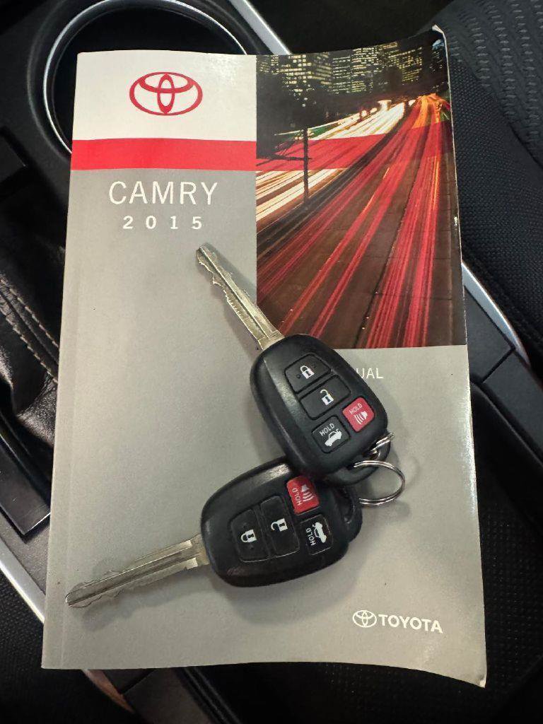 Used 2015 Toyota Camry LE FWD image 39