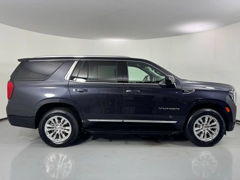 Used 2023 GMC Yukon SLT AWD/4WD image 3