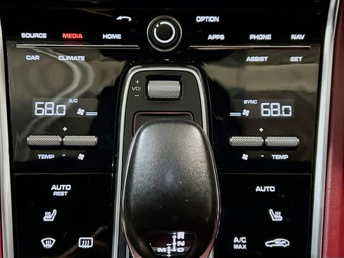 Used 2018 Porsche Panamera 4 w/ Premium Package AWD/4WD image 12