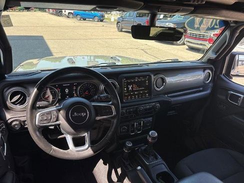Used 2022 Jeep Wrangler Unlimited Sahara w/ Cold Weather Group AWD/4WD image 33