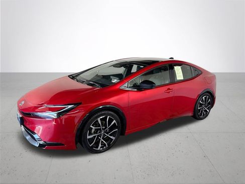 Used 2023 Toyota Prius Prime FWD image 2