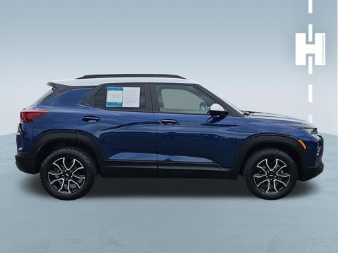 Used 2023 Chevrolet TrailBlazer ACTIV w/ Convenience Package AWD/4WD image 3