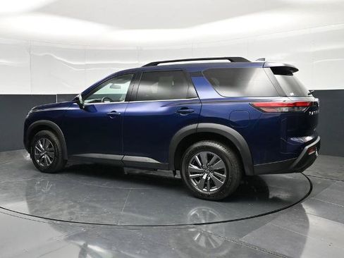 Used 2025 Nissan Pathfinder SV AWD/4WD image 7
