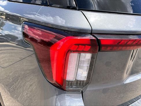 Used 2025 Ford Explorer ST-Line AWD/4WD image 28