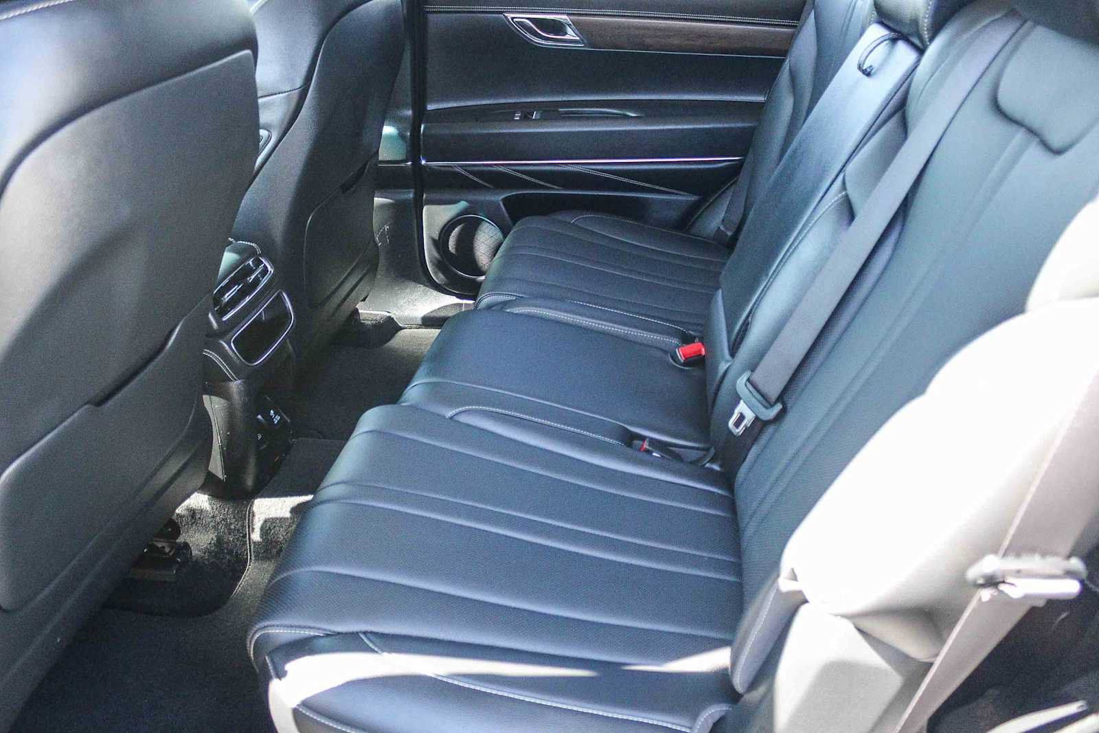 Used 2023 Genesis GV80 2.5T AWD/4WD image 18