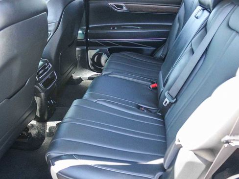 Used 2023 Genesis GV80 2.5T image 18