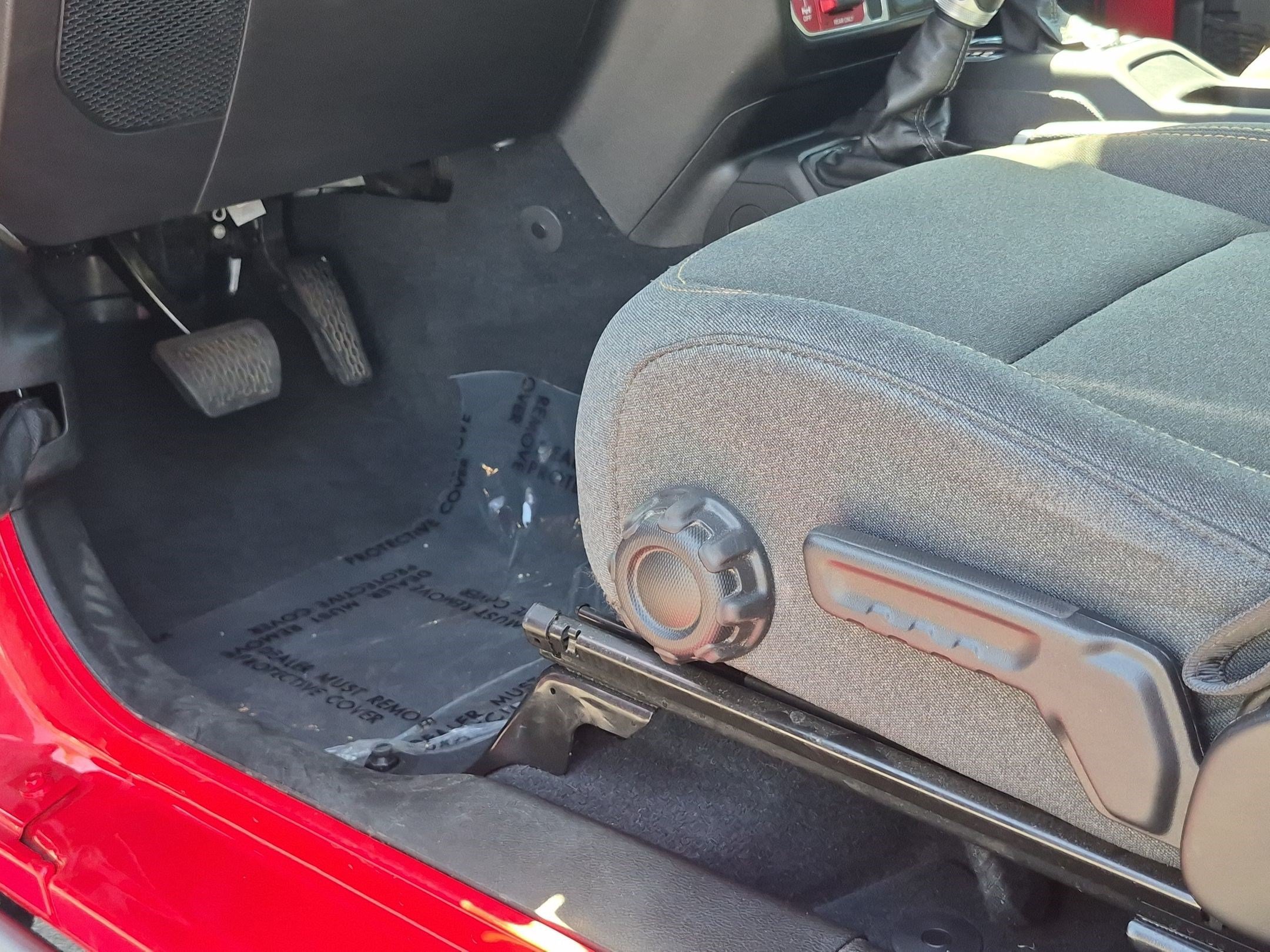 Used 2024 Jeep Wrangler Unlimited AWD/4WD image 17