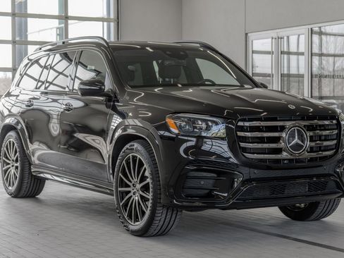 Used 2025 Mercedes-Benz GLS 450 4MATIC w/ AMG Line Exterior image 21