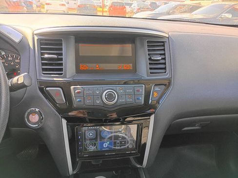 Used 2015 Nissan Pathfinder S image 21