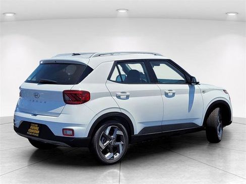 New 2025 Hyundai Venue SEL image 4