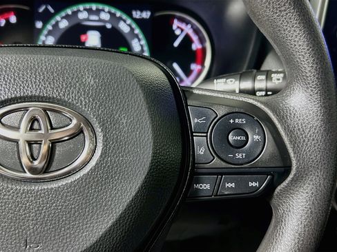 Used 2024 Toyota RAV4 XLE w/ Convenience Package FWD image 19