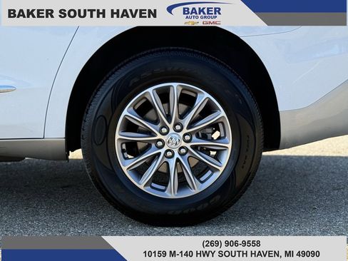 Used 2024 Buick Enclave Premium image 4