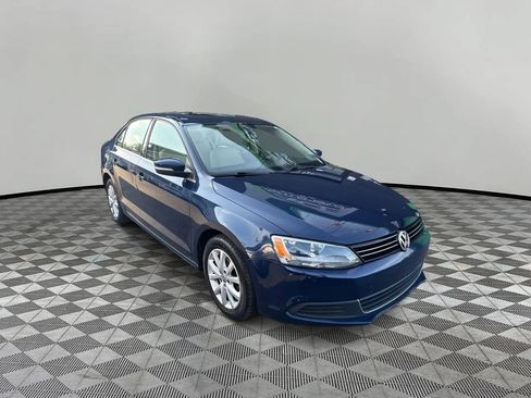 Used 2013 Volkswagen Jetta SE FWD image 1
