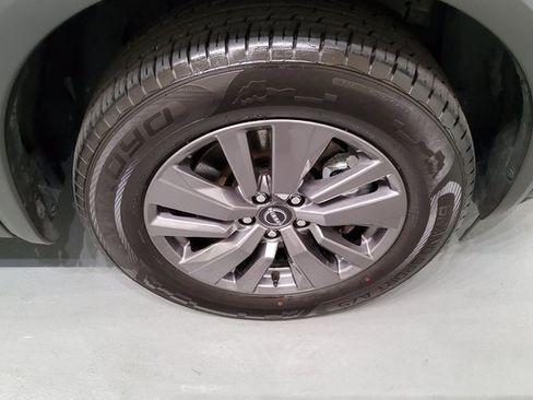 Used 2024 Nissan Pathfinder SV image 32