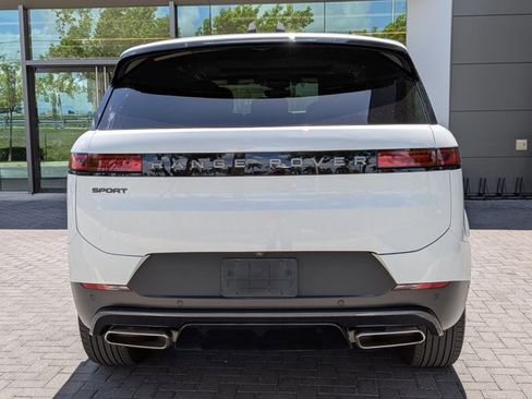 Used 2024 Land Rover Range Rover Sport SE image 5