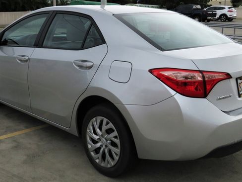 Used 2017 Toyota Corolla LE FWD image 3