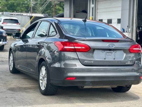 Used 2015 Ford Focus SE FWD image 8