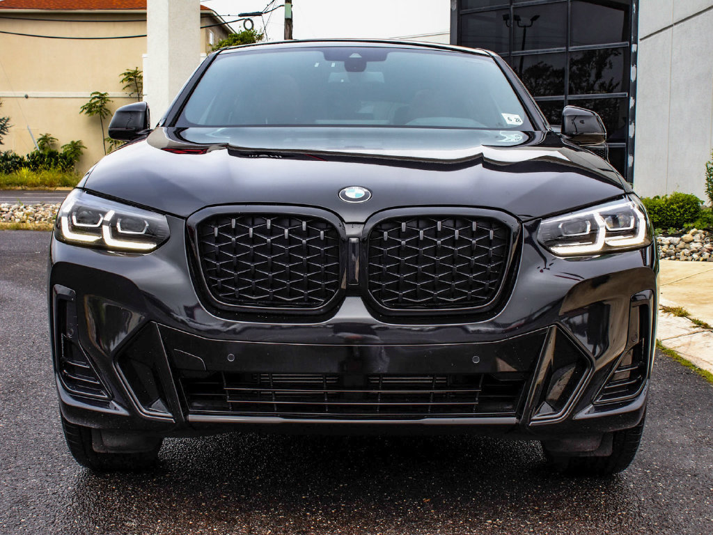 Used 2023 BMW X4 xDrive30i w/ M Sport Package AWD/4WD image 2
