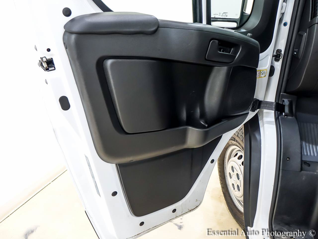 Used 2025 RAM ProMaster 2500 w/ Convenience Group FWD image 13