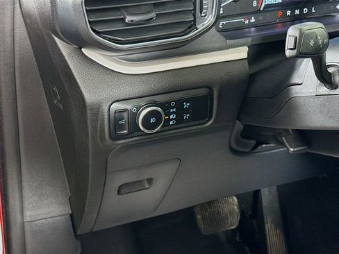 Used 2024 Ford Explorer XLT w/ Equipment Group 202A AWD/4WD image 12