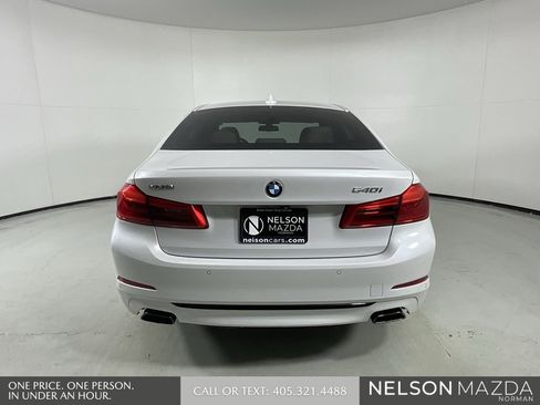 Used 2020 BMW 540i w/ Premium Package image 9