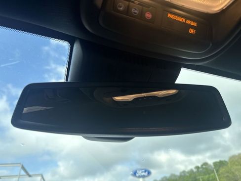 Used 2024 GMC Canyon AT4 w/ AT4 Premium Package image 32