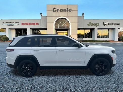 Used 2023 Jeep Grand Cherokee Limited w/ Black Appearance Package RWD image 2