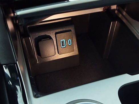 Used 2021 Ford Explorer ST w/ Premium Technology Package image 33