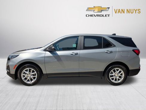 Used 2023 Chevrolet Equinox LS w/ LS Convenience Package FWD image 8