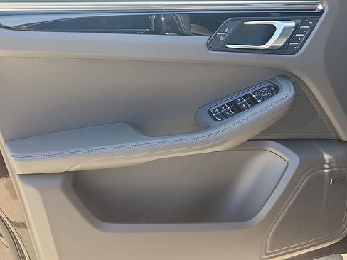New 2026 Porsche Macan AWD/4WD image 13