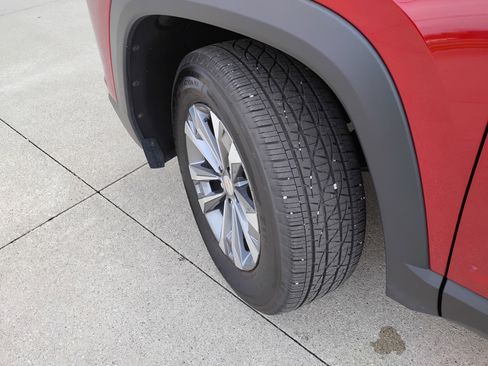 Used 2025 Chevrolet Equinox LT FWD image 25