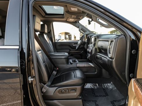 Used 2022 GMC Sierra 3500 Denali w/ Denali Black Diamond Edition image 43