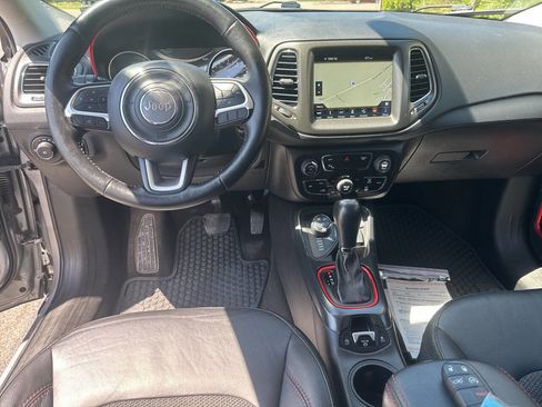 Used 2019 Jeep Compass Trailhawk w/ Cold Weather Group AWD/4WD image 11