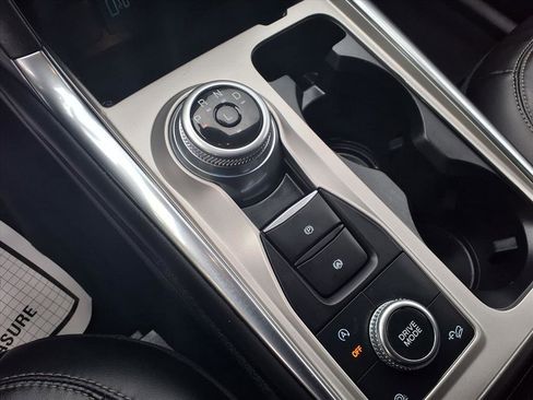 Used 2023 Ford Explorer XLT w/ Equipment Group 202A image 17