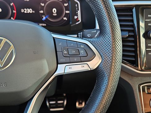 Used 2023 Volkswagen Atlas SEL Premium image 19