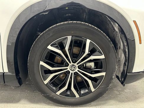 Used 2025 Toyota Crown Signia image 64