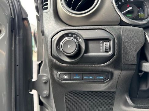 Used 2023 Jeep Wrangler Unlimited AWD/4WD image 25